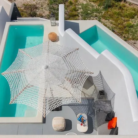 Milestone Megalochori (Santorini)