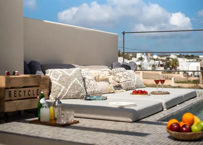 Milestone * Megalochori (Santorini)