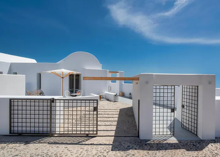 Milestone Megalochori (Santorini)