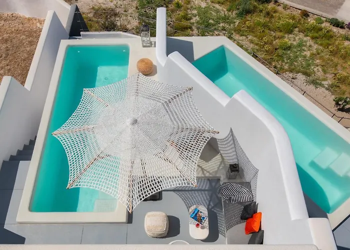 Milestone Megalochori (Santorini)